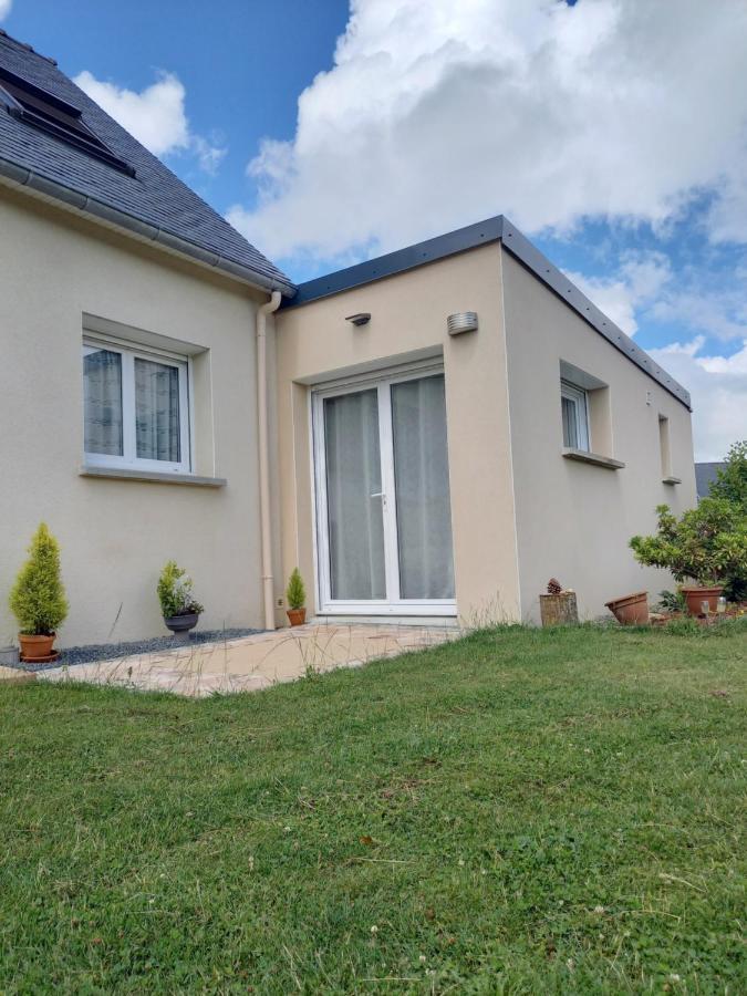 Escale Chez Sylvie Et Regis Bed & Breakfast Mellac Exterior photo